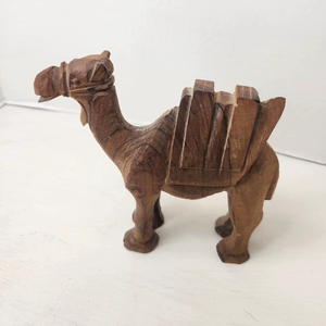Ornement de table en bois artisanal de qualité supérieure en forme de chameau pour une présentation sur table et une décoration élégante de la maison - Product Image 1