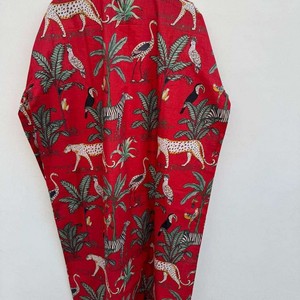 Robe en coton pur matelassée réversible longue pour l'automne et l'hiver, kimono bohème indien imprimé à la main avec motifs floraux - Product Image 5