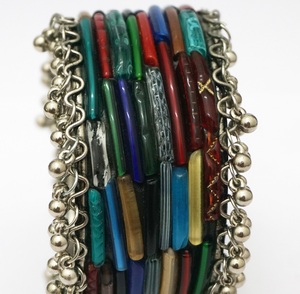 Bracelet manchette artisanal en argent plaqué et métal de haute qualité 2026, bijoux de mode fabriqués en Inde par Tyntra International - Product Image 4