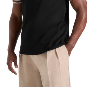 T-shirt homme col rond manches courtes, poignets à rayures contrastées, petit imprimé poitrine, coupe ajustée, décontracté, vente en gros, personnalisable OEM, en jersey de coton - Product Image 5