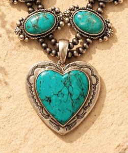 Collier Cœur Fleur de Squash Style Turquoise, Bijou Western Perlé et Fait Main pour Femme, Idéal Cadeau - Product Image 3