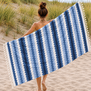 Serviette de plage Fouta en coton à rayures imprimées en zigzag, design magnifique, écologique, douce et de qualité, à prix abordable - Product Image 3