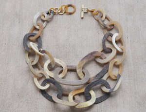 Collar de Cuerno de Búfalo Ecológico MN EXPORTS con Cadena de Eslabones, Hecho a Mano en Uttar Pradesh, Modelo MNE-423, Ideal para Bodas, Fiestas y Compromisos - Product Image 2