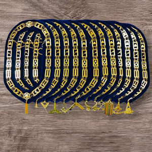 Collier de collation maçonnique Blue Lodge avec bijoux dorés d'officier, ensemble de 12, support en velours violet avec collier personnalisé - Product Image 1