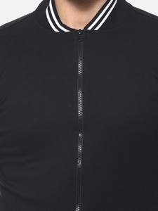 Chaqueta Bomber Negra para Hombre con Mangas Grises, Cierre Frontal con Cremallera, Cuello Camisero, Color Sólido, Tejido de Poliéster y Algodón - Product Image 5
