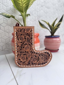 Nouveauté : Chaussette de Noël en cuir artisanal pour la famille, à suspendre au sapin ou au foyer, et sac cadeau pour la décoration de fête - Product Image 1