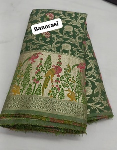 Tela de tejido Banarasi con estampado para usar en sarees o vestidos Kurtis - Product Image 2
