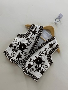 Chaleco de algodón con bordado floral blanco, cuello en V, sin mangas, estilo Prairie Chic, top de verano para mujer adulta - Product Image 2