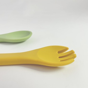 Juego de Tenedor y Cuchara de Silicona para Bebés, Utensilios de Entrenamiento para Niños Pequeños con Punta Suave, Grado Alimenticio, Fácil de Limpiar, Apto para Lavavajillas - Product Image 4