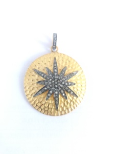 Pendentif vintage en argent sterling 925 plaqué, motif soleil martelé bicolore, serti de diamants naturels, 20x20MM - Product Image 3