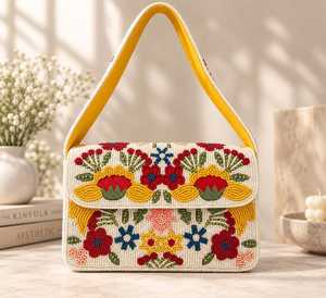 Bolso de Hombro Floral Hecho a Mano con Cuentas y Hebilla, Cartera Bordada Multicolor, Tamaño Personalizable, Accesorio de Estilo Festivo y Llamativo - Product Image 2