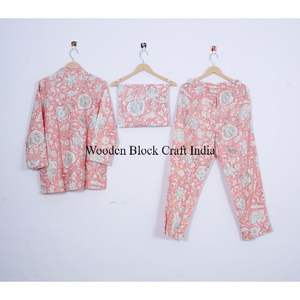 ชุดนอนผ้าฝ้ายพิมพ์ลายดอกไม้แบบเบาสบายสำหรับผู้หญิง เนื้อผ้านุ่มระบายอากาศได้ดี เหมาะสำหรับการพักผ่อน การนอนหลับ และสวมใส่สบายๆ - Product Image 4