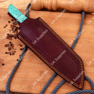 Couteau de chef Santoku léger en acier Damas à lame pleine, fait main, ambidextre, avec manche ergonomique en bois et époxy, finition brossée - Product Image 5