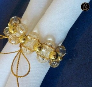 Combinaison unique de perles bleues et vertes pour serviettes de table, utilisées pour la décoration lors de mariages, de dîners et de fêtes. Achetez en gros. - Product Image 3