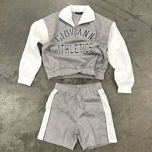 Conjunto de Pantalones Cortos y Chaqueta Cortavientos de Nailon de Dos Piezas Personalizado para Hombre, Ropa Deportiva Urbana - Product Image 3