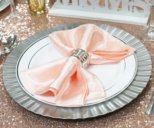 Assiette de présentation en métal cannelé argenté moderne exclusive, vente en gros pour la décoration de table de mariage, banquets et événements festifs - Product Image 6