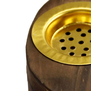Brûleur d'encens en bois en forme de croissant, avec une veine de bois foncé riche et une coupelle en métal doré perforé intégrée pour la diffusion de parfum - Product Image 6