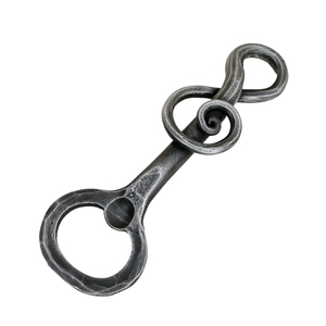 Ouvre-bouteille en fer revêtu en forme de tête de cheval, idéal comme souvenir, cadeau, décoration pour fêtes et événements, ou décoration de bar. - Product Image 5