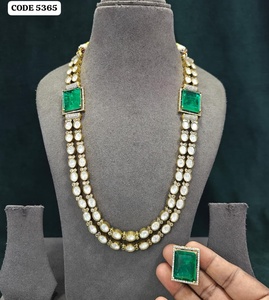 Collar de Doble Capa Color Verde Menta con Acabado Dorado de Lujo, con Anillo a Juego, Joyería de Moda para Novias, Bodas y Fiestas - Product Image 2