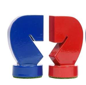 Jeu d'échecs contemporain Berliner, pièces en bois peintes à la main rouge et bleu, roi de 3,7 pouces, au meilleur prix - Product Image 2