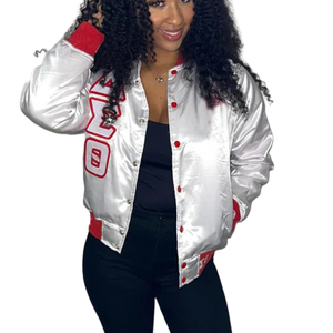 เสื้อแจ็คเก็ตบอมเบอร์ผ้าซาตินลายควิลท์ Zeta Phi Beta สีน้ำเงินรอยัล แต่งขอบสีขาว ปักลายเชนิลล์ พรีเมียม สำหรับชมรมนักศึกษากรีก กันน้ำ - Product Image 3