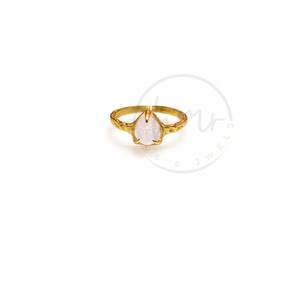 Anillo de piedra lunar arcoíris en forma de pera chapado en oro de 18 quilates, anillo ajustable hecho a mano con piedras preciosas para mujer - Product Image 3