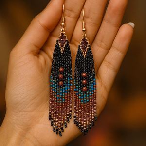 Boucles d'oreilles à franges, boucles d'oreilles bohèmes, boucles d'oreilles en perles de rocaille, boucles d'oreilles faites à la main, boucles d'oreilles à franges perlées bohèmes, boucles d'oreilles en plumes et perles - Product Image 1