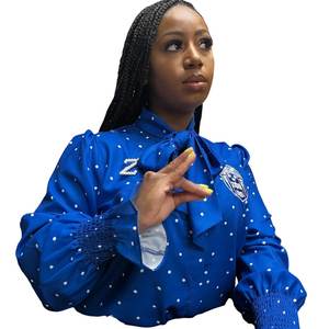 Blusa de lunares azul real Zeta Phi Beta para mujer, camisa con botones, informal y elegante, con letras griegas - Product Image 2