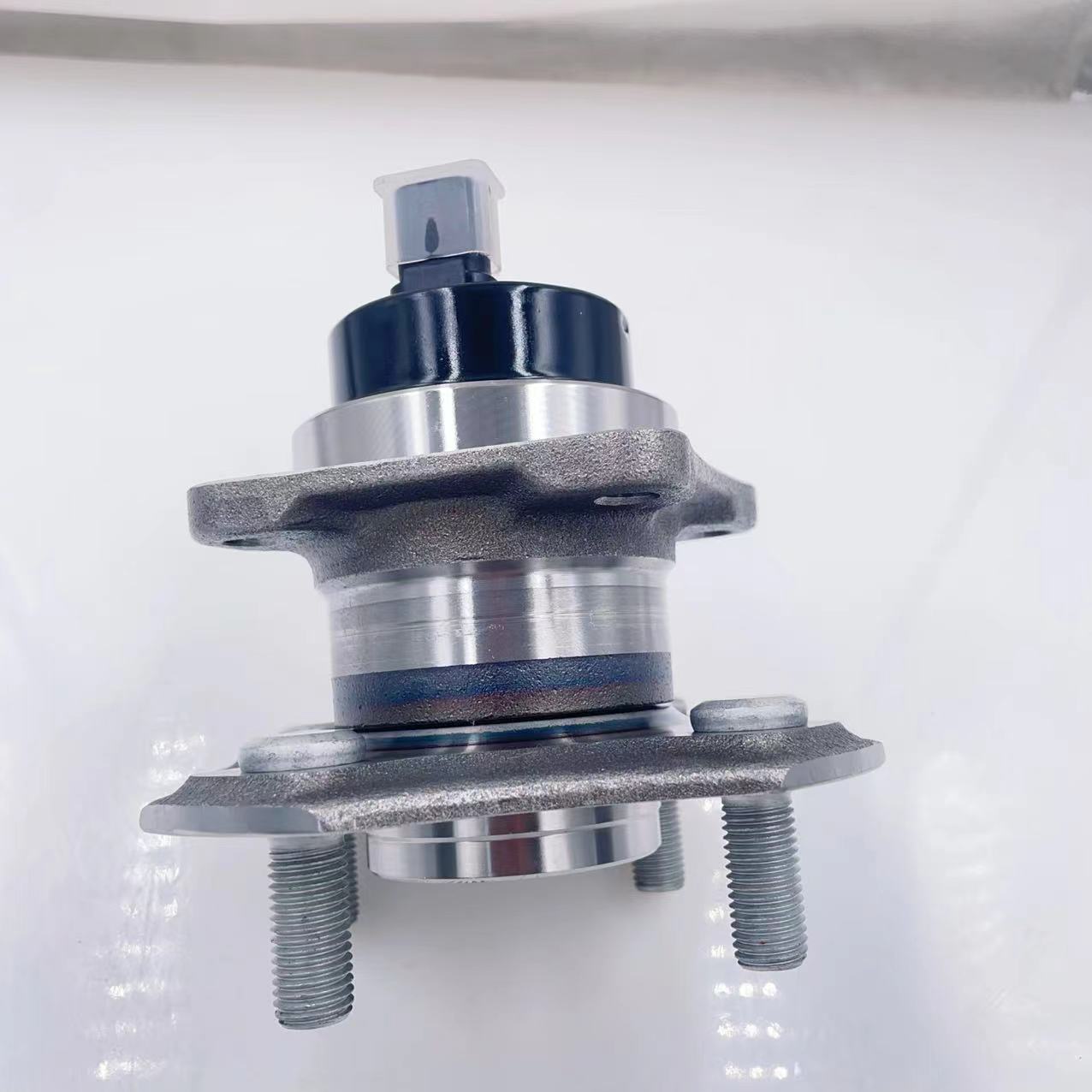 tubasa Amazon.com: Toyota Genuine 42450-02170 Axle Hub and Bearing