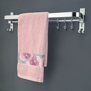 Toallero de Acero Inoxidable Único y Moderno para Montar en la Pared del Baño - Product Image 1