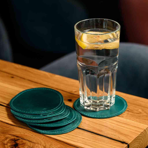 Sous-verres en cuir véritable en gros, lot en vrac pour restaurants, articles de bar de luxe, sous-verres personnalisés avec logo en relief GLC-0054 - Product Image 1