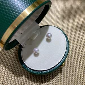 ต่างหูมุกน้ำเค็ม 18K ทองคำแท้ ปี 2025  ไข่มุกอะโกย่าญี่ปุ่นทรงกลม มีตำหนิมาก ขนาด 6-6.5 มม. - Product Image 1