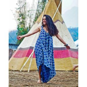 Robe longue bohème bleue imprimée pour femme, sans manches, à ourlet asymétrique, robe d'été décontractée, tenue de festival - Product Image 3