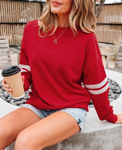 Sudadera Roja Extra Grande para Mujer con Cuello Redondo y Mangas con Rayas Blancas, Color Sólido, Tejida, Manga Larga, Ropa Casual de Otoño - Product Image 3