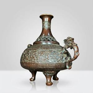 Decorative Home Accent <b>Bakhoor</b> Incense <b>Burner</b> Designed for Oud Chips with Refined Aesthetic Appeal - Product Image 6