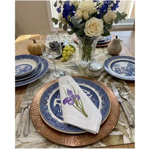 Servilleta de Tela de Algodón Reutilizable con Bordado de Orquídea Morada, Servilleta de Mesa Personalizable para Decoración de Mesa en Eventos de Boda y Hogar - Product Image 1