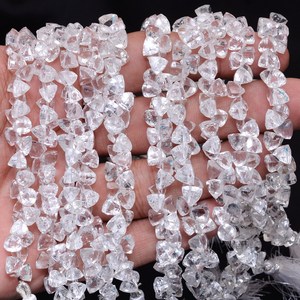 Cuentas de cuarzo cristalino facetadas de 7x7 mm, forma de trillón, cuentas sueltas triangulares de cuarzo transparente natural, piedra semipreciosa para joyería. - Product Image 3