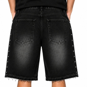 Shorts de Mezclilla con Tachuelas para Hombre, Mezclilla Premium, Moda Urbana, Estilo Moderno, Colección de Tendencia, Confección de Calidad - Product Image 2