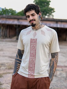 T-shirt en coton beige pour homme, imprimé tribal à la main, style bohème ethnique, tissu en coton biologique respirant de qualité supérieure - Product Image 6