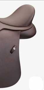 Selle de course professionnelle personnalisée en cuir synthétique souple de qualité supérieure, avec arceau en bois et quincaillerie en laiton, confortable - Product Image 3