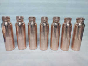Bouteille d'eau en cuivre pur écologique fabriquée à la main, conception martelée ayurvédique unique, boisson d'hydratation quotidienne durable - Product Image 2