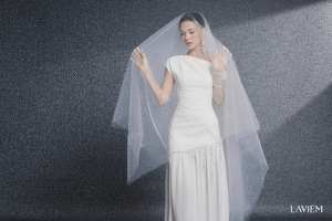 Robe de mariée élégante ornée de lys de la vallée, robe de mariée pour femme, robe longue style A, robe florale de luxe faite à la main - Product Image 5