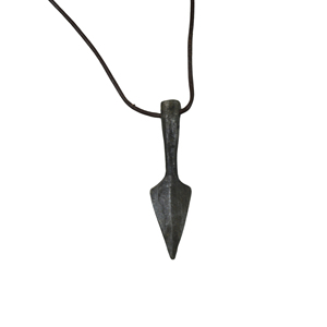 Pendentif en fer forgé à la main de style tribal primitif, amulette en acier martelé faite à la main, collier avec cordon en cuir véritable, vente en gros - Product Image 4