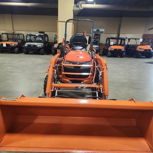 Potente Tractor Kubota Equipado con Motor Resistente, Capacidad 4x4, Sistema Hidráulico Robusto y Controles Prácticos - Product Image 6