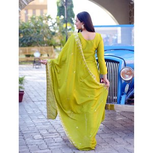 Feni Fashion Designer Ensemble de costume pour femme avec broderie Pent et Dupatta Elegant Work Perroquet Color - Product Image 5