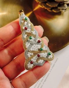 Broche Bordado a Mano con Cuentas, Pin de Moda de Lujo para Abrigo, Blazer y Bolso - Product Image 1