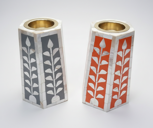 Supports de bougies arabes en nacre incrustée – Porte-bougies hexagonaux en mosaïque de nacre avec bordure en laiton doré, décoration de luxe pour la maison, vente en gros - Product Image 1