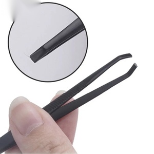 Pinzas de Cejas Ryzer Studio de Acero Inoxidable de Precisión, Punta Curva, Duraderas, Diseño Moderno y Lujoso, Color Negro - Product Image 6