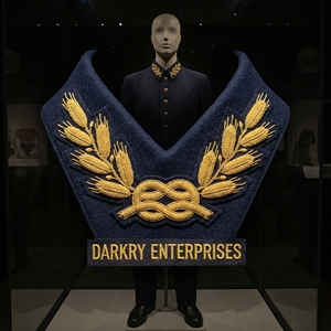 Service de Fabrication de Badges Personnalisés pour Vêtements, avec Broderie Dorée à la Main, Perles de Luxe Durables et Grand Motif Nœud de Blé - Product Image 1