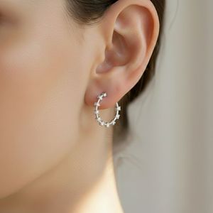 ต่างหูห่วงวงกลมแบบเปิดประดับเพชรทรงผสม 0.70 กะรัต - Product Image 6